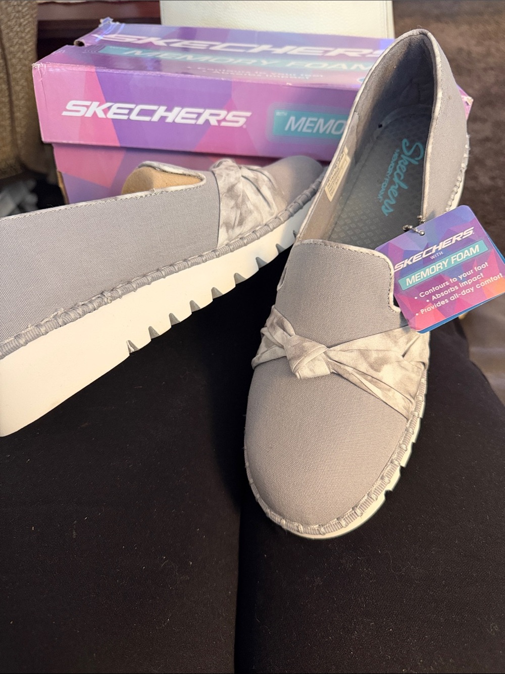 🔥🔥🔥🔥SUMMER SUPER SALE🎉🎊Skechers Women's Light Gray Slip-On Knot-Accent Loafers - Picture 2 of 4